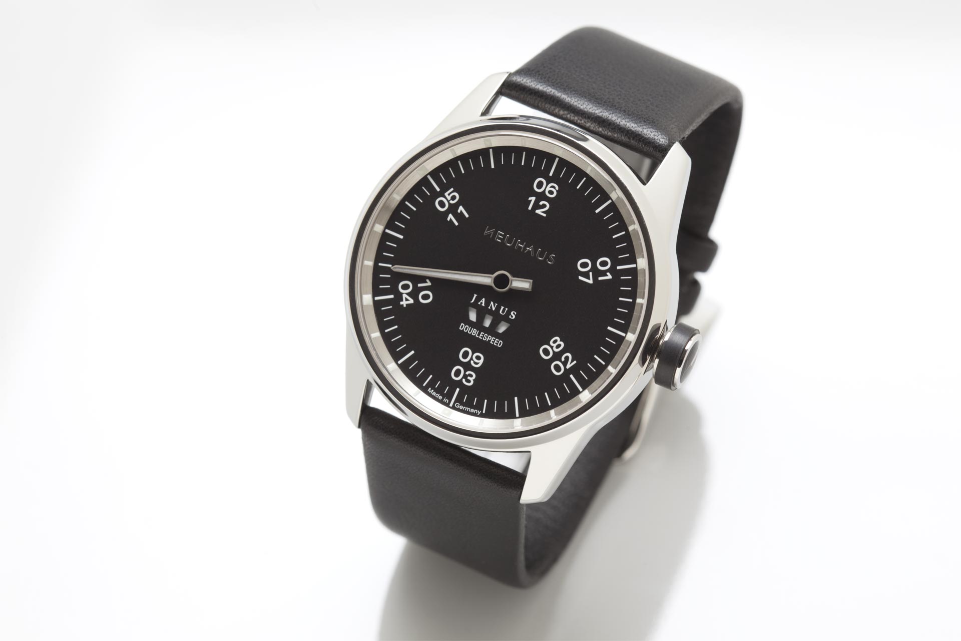 Einzeigeruhr von NEUHAUS Timepieces, Modell JANUS DoubleSpeed ds03N leder mobil