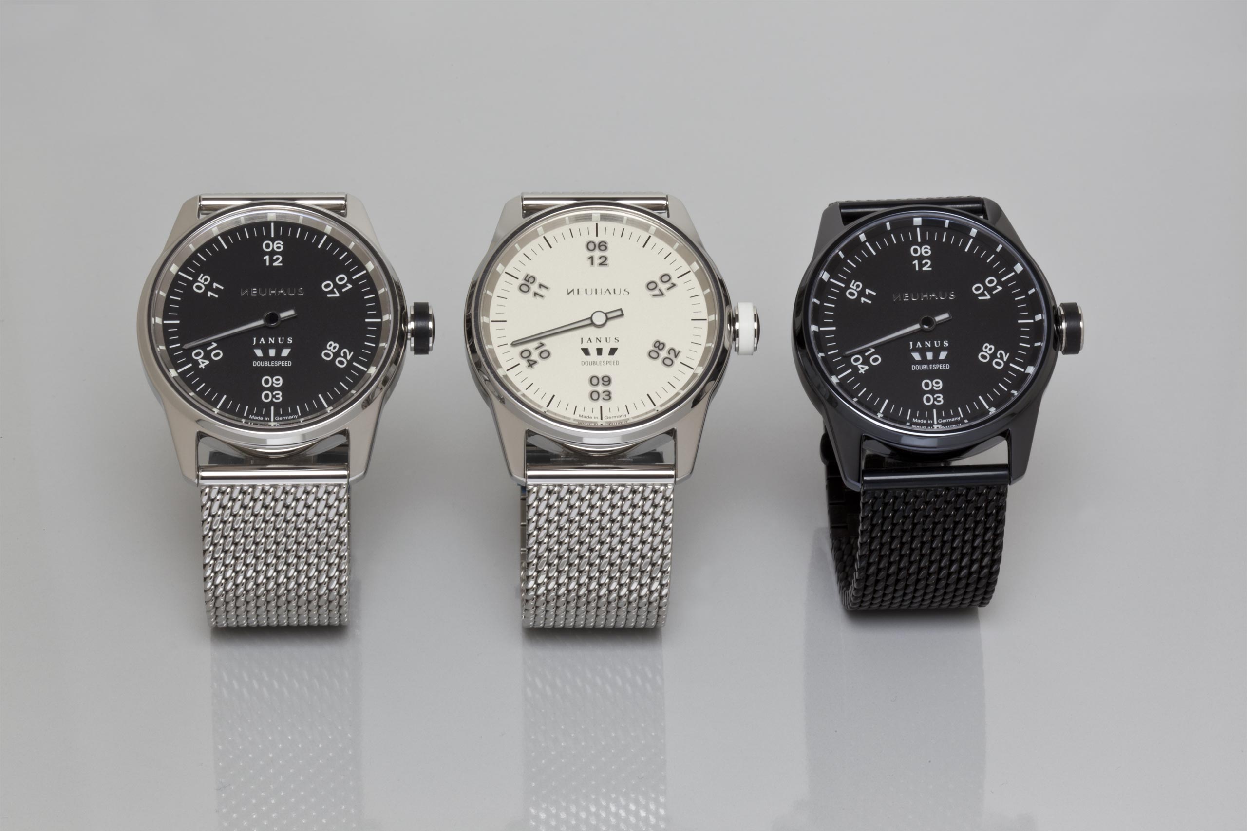 Einzeigeruhren von NEUHAUS Timepieces, Modelle JANUS DoubleSpeed Black, Silver, -Sport, ds07 3er gruppe