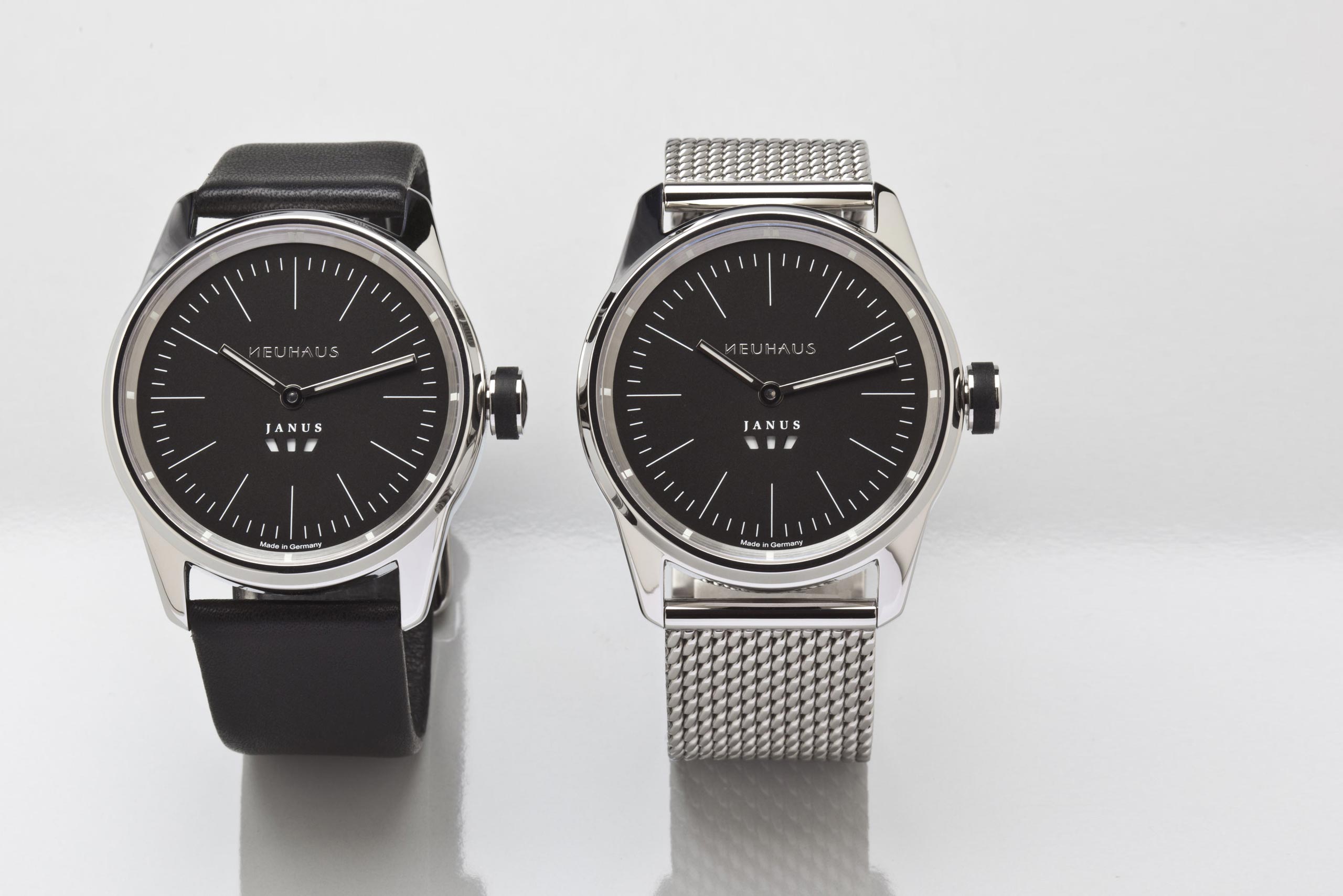 Zweizeigeruhr von NEUHAUS Timepieces, Modell JANUS minimal, beide