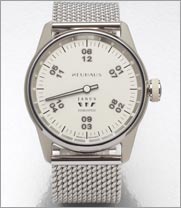 Einzeigeruhr von NEUHAUS Timepieces, Modell JANUS DoubleSpeed, Zifferblatt silber, Milanaiseband edelstahl